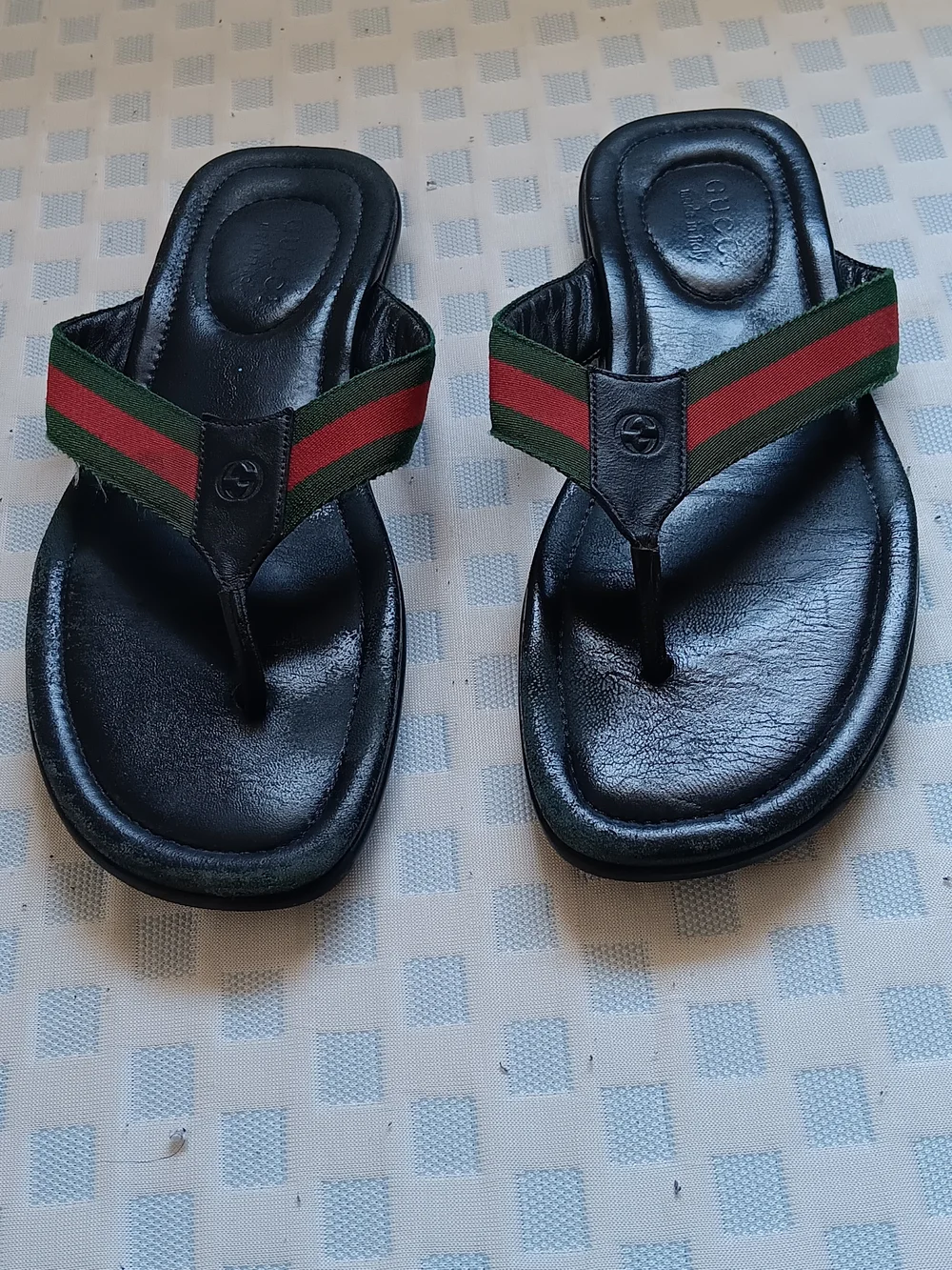 Gucci Black Leather Flip Flops with Green and Red Stripe